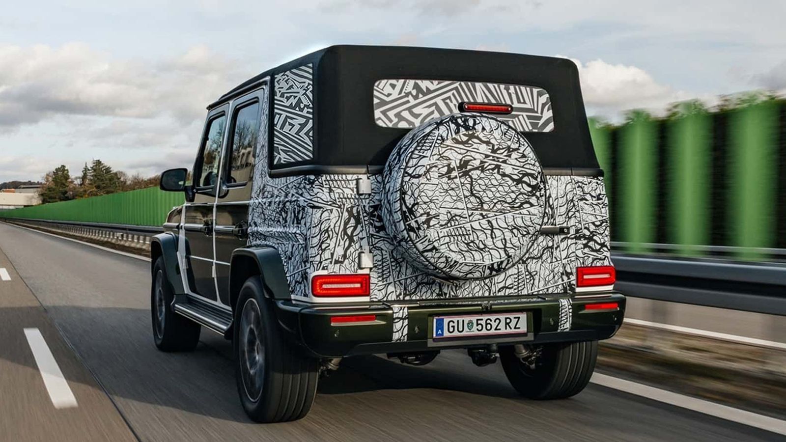 Πλησιάζει στην πρεμιέρα της η νέα κάμπριο Mercedes G-Class 